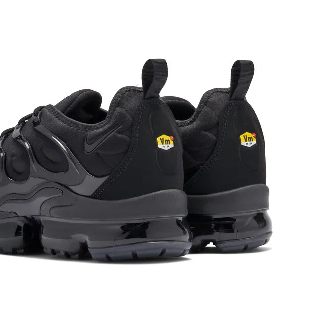 Air Vapormax plus triple black