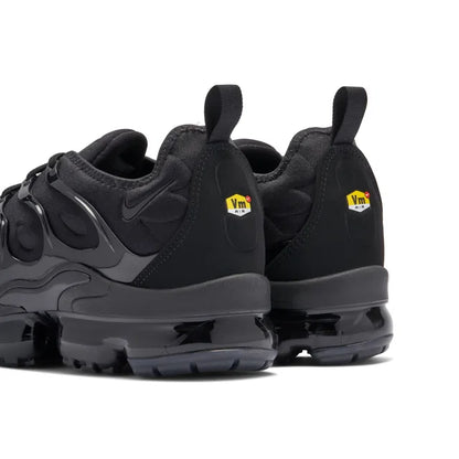 Air Vapormax plus triple black