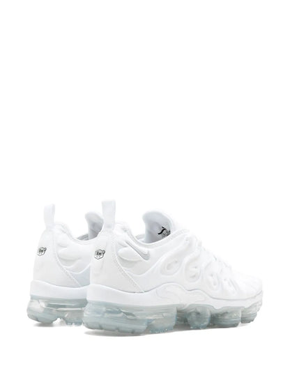 Air Vapormax plus triple white