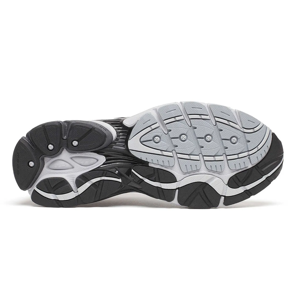 Saucony ProGrid Omni 9 Microchip