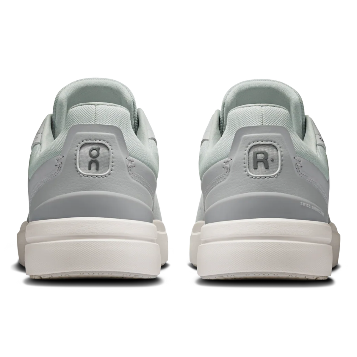 On The Roger Advantage Wolf/Glacier