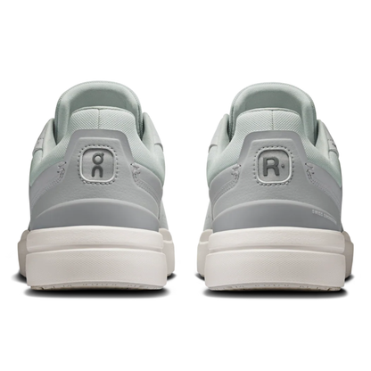 On The Roger Advantage Wolf/Glacier